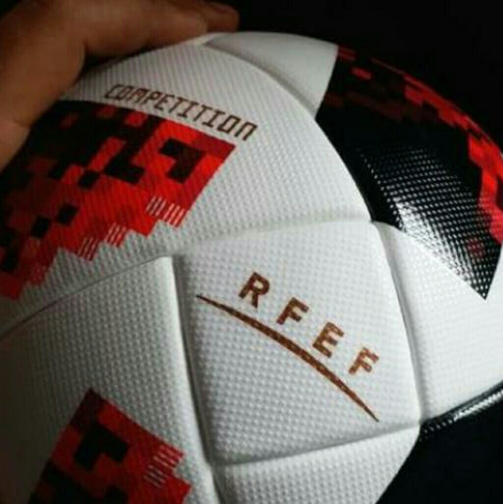 Customization Footballs - Picture 7 of 8
